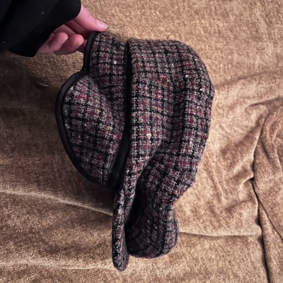 Hat - Picture 2 of 3